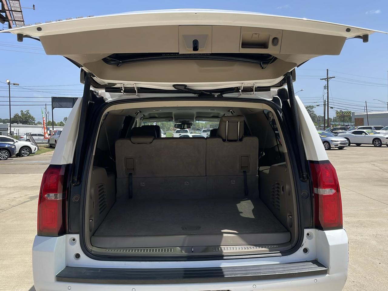 Chevrolet Suburban 2WD 4dr 1500 LT 2018