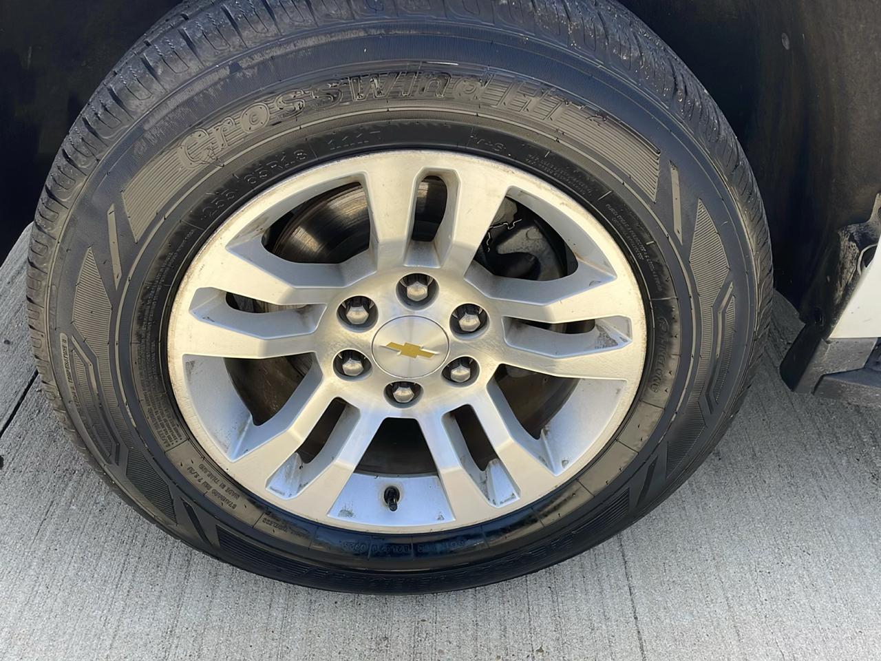 Chevrolet Suburban 2WD 4dr 1500 LT 2018