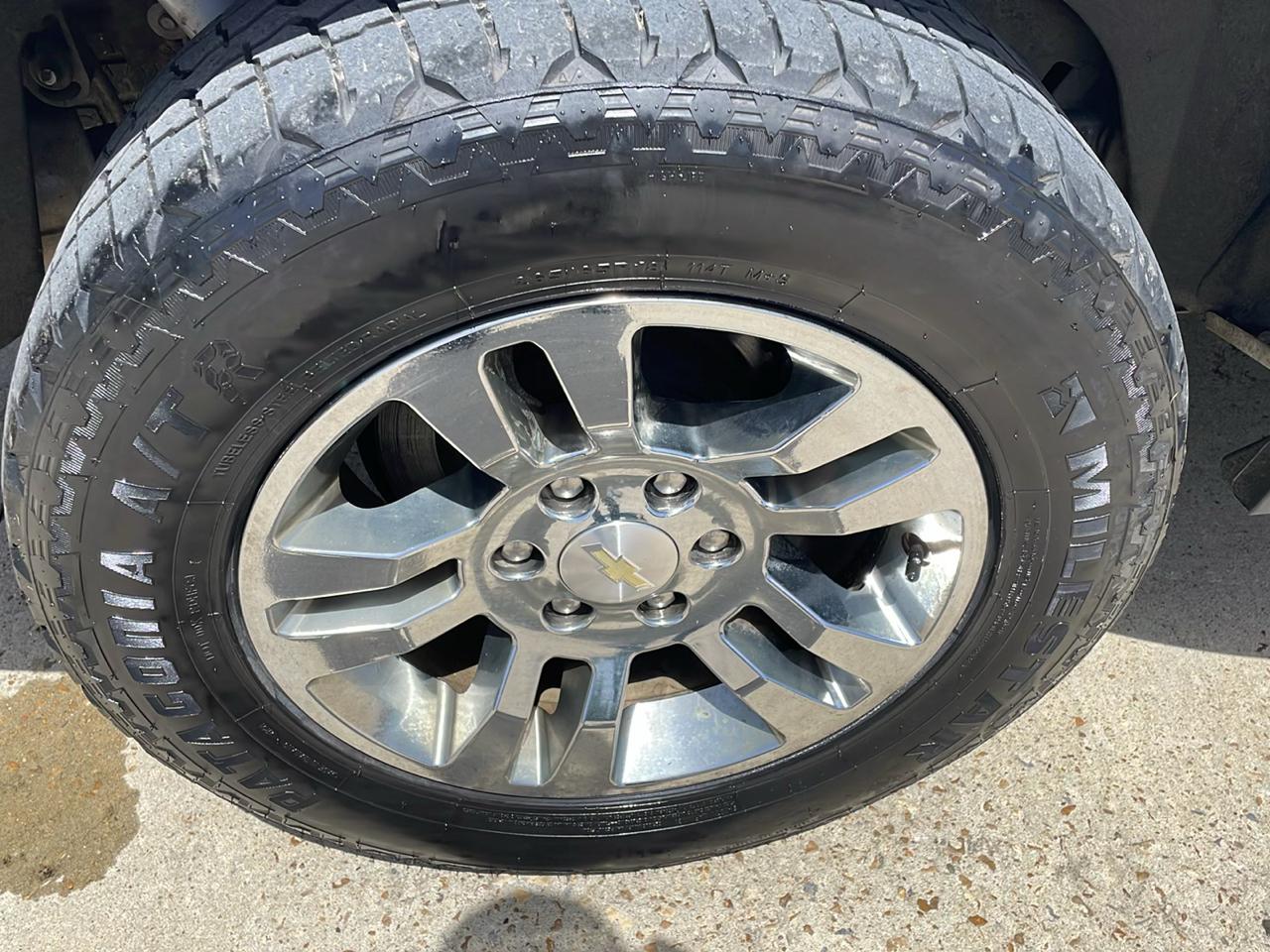 Chevrolet Suburban 2WD 4dr 1500 LT 2018