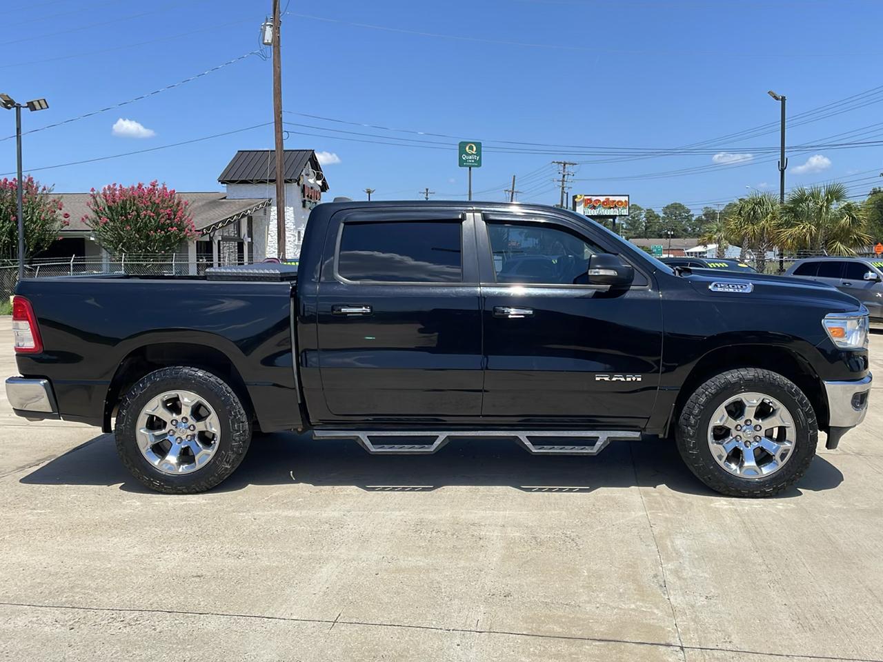 RAM 1500 Big Horn/Lone Star 4x4 Crew Cab 5'7" Box 2019