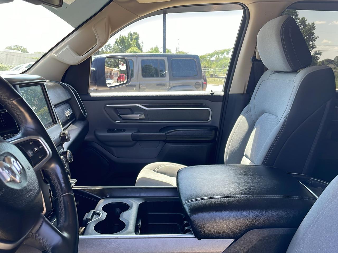 RAM 1500 Big Horn/Lone Star 4x4 Crew Cab 5'7" Box 2019