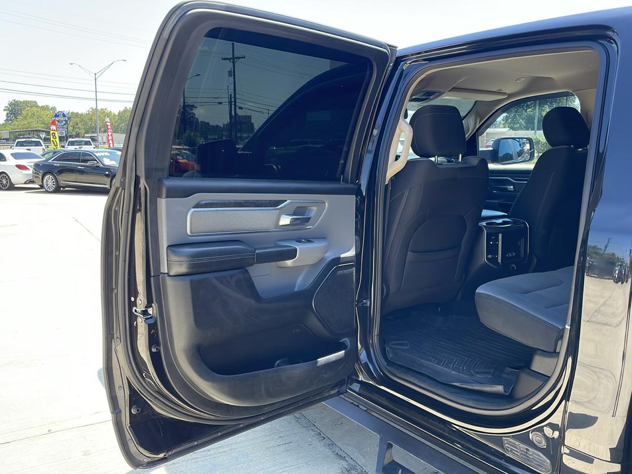 RAM 1500 Big Horn/Lone Star 4x4 Crew Cab 5'7" Box 2019
