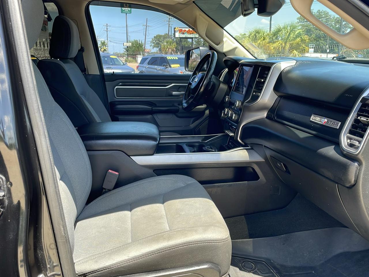 RAM 1500 Big Horn/Lone Star 4x4 Crew Cab 5'7" Box 2019