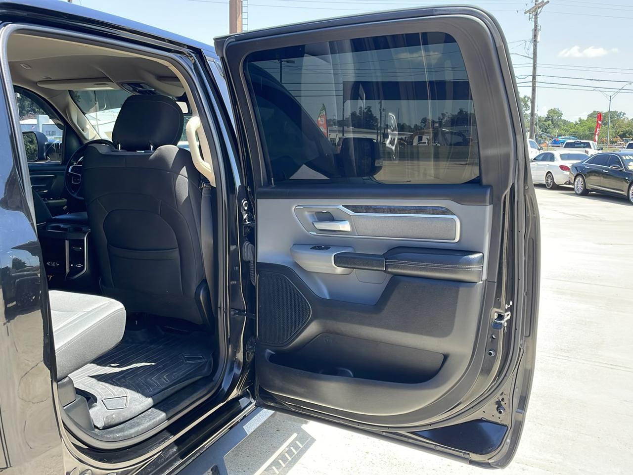 RAM 1500 Big Horn/Lone Star 4x4 Crew Cab 5'7" Box 2019