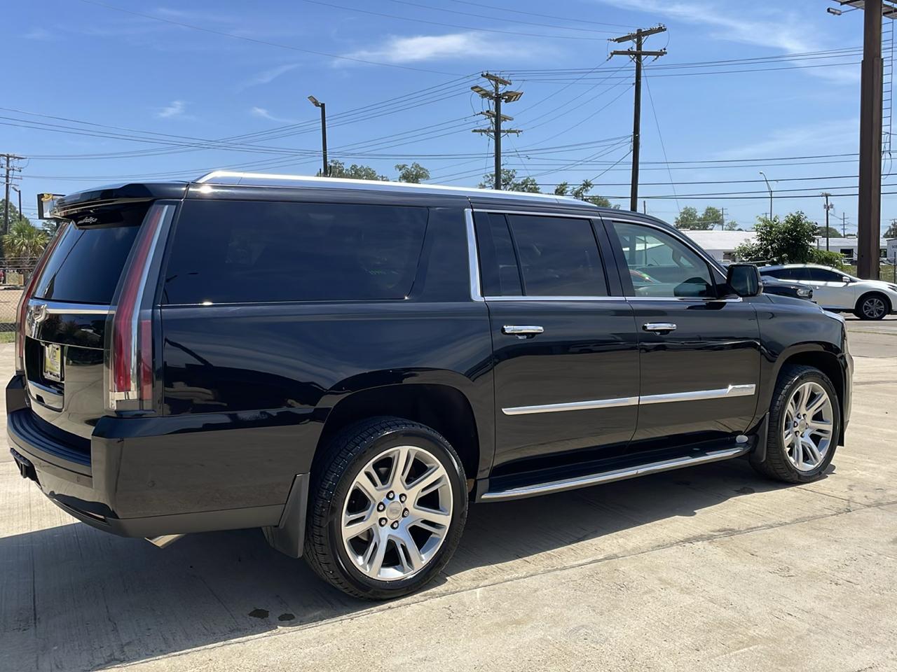 Cadillac Escalade ESV 4WD 4dr Luxury 2020