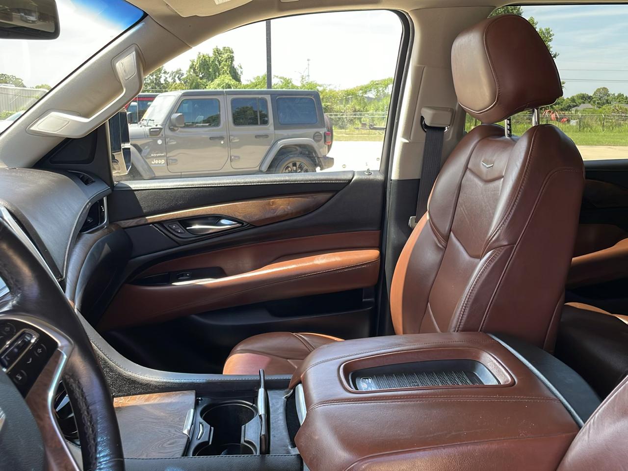 Cadillac Escalade ESV 4WD 4dr Luxury 2020