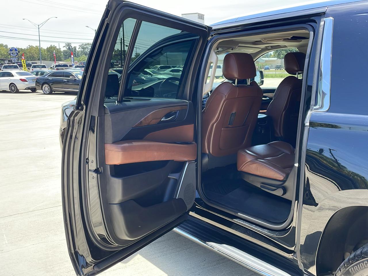 Cadillac Escalade ESV 4WD 4dr Luxury 2020