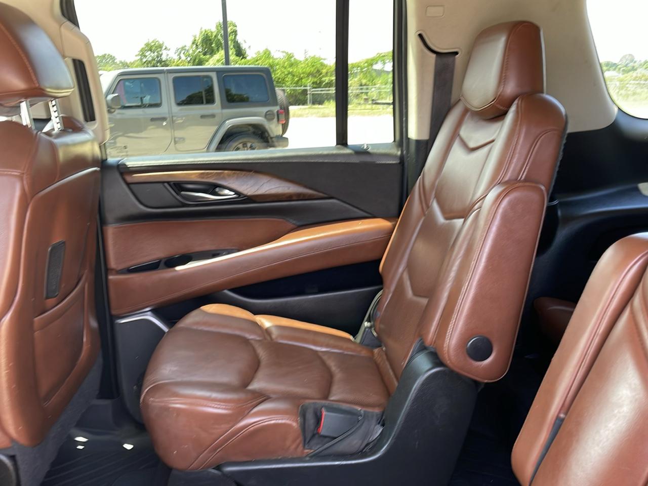 Cadillac Escalade ESV 4WD 4dr Luxury 2020