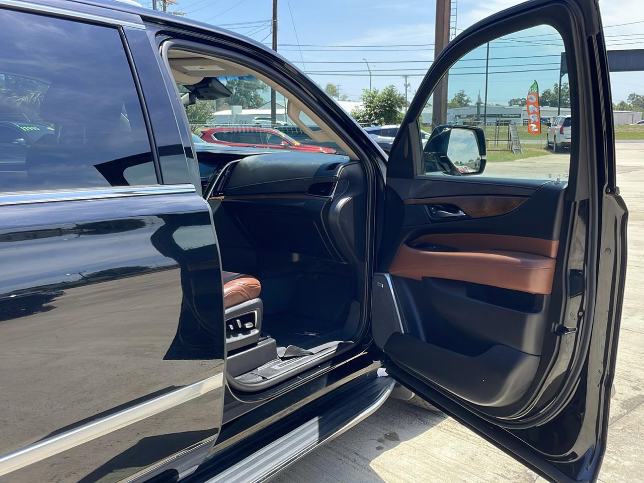 Cadillac Escalade ESV 4WD 4dr Luxury 2020