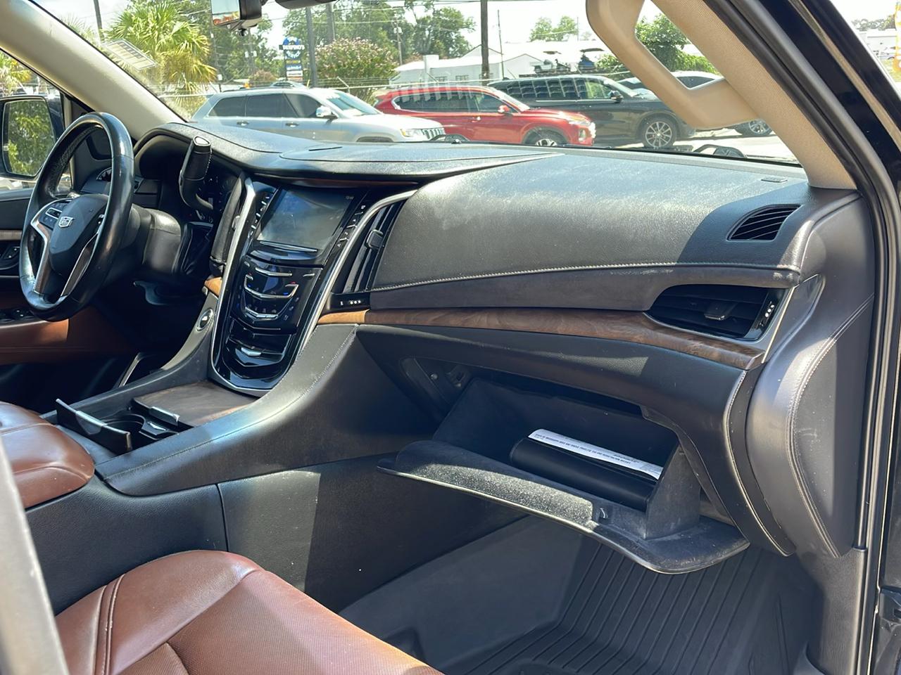 Cadillac Escalade ESV 4WD 4dr Luxury 2020