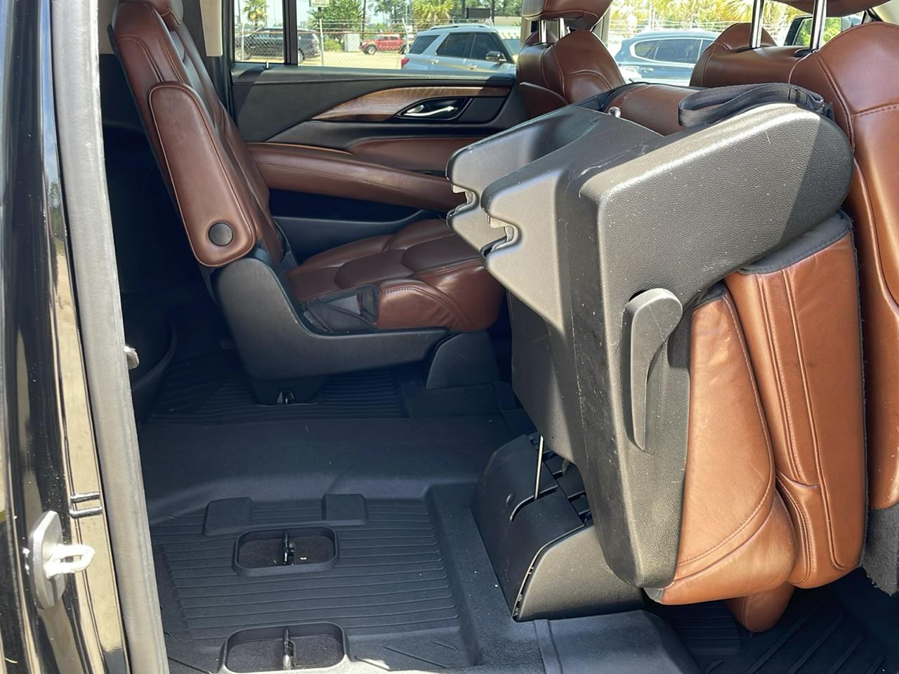 Cadillac Escalade ESV 4WD 4dr Luxury 2020
