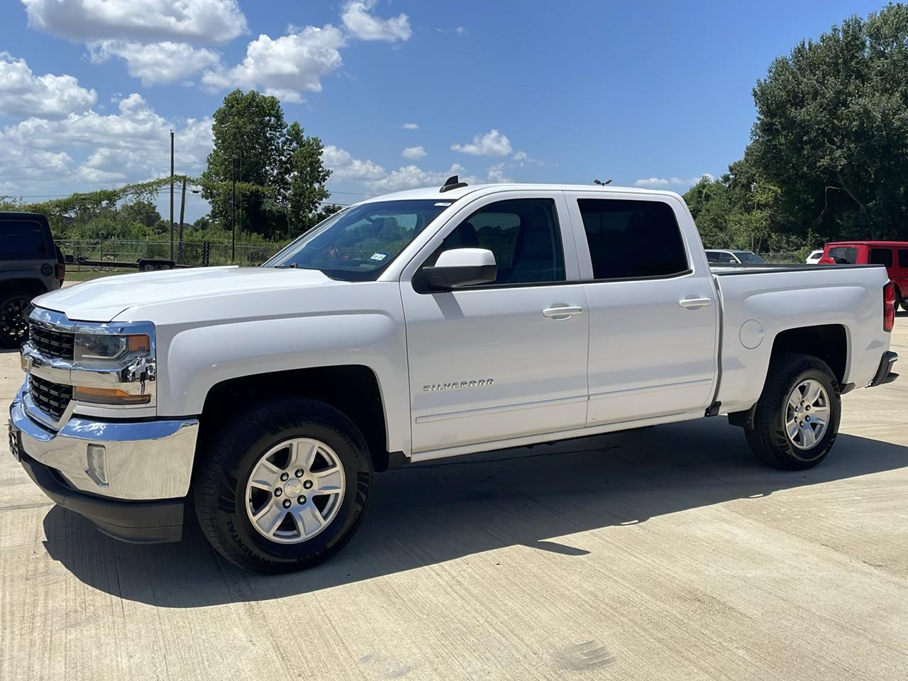 Chevrolet Silverado 1500 2WD Crew Cab 143.5" LT w/1LT 2017