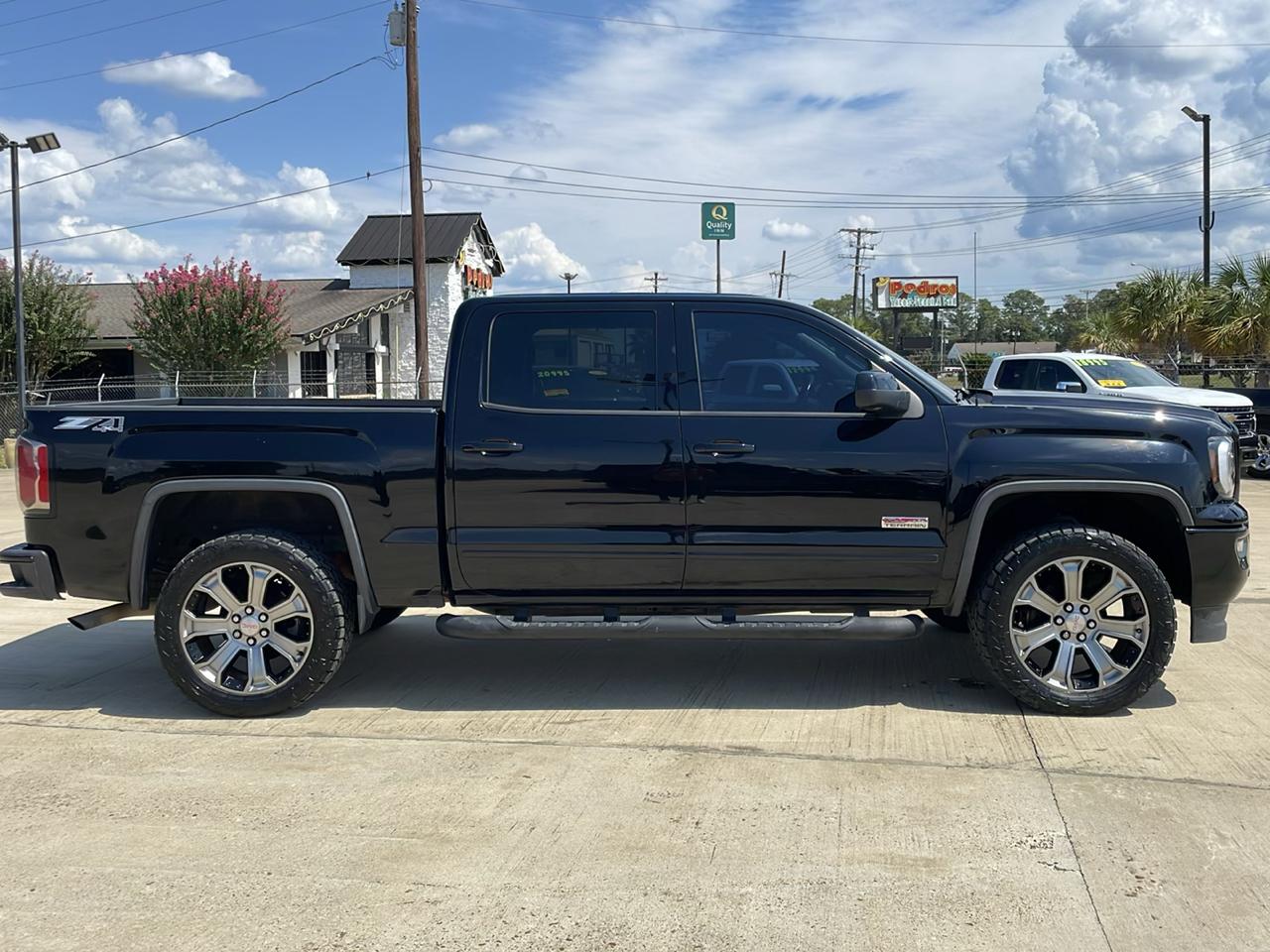 GMC Sierra 1500 4WD Crew Cab 143.5" SLT 2018