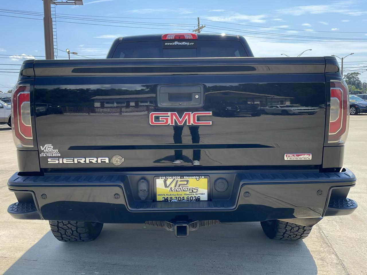 GMC Sierra 1500 4WD Crew Cab 143.5" SLT 2018