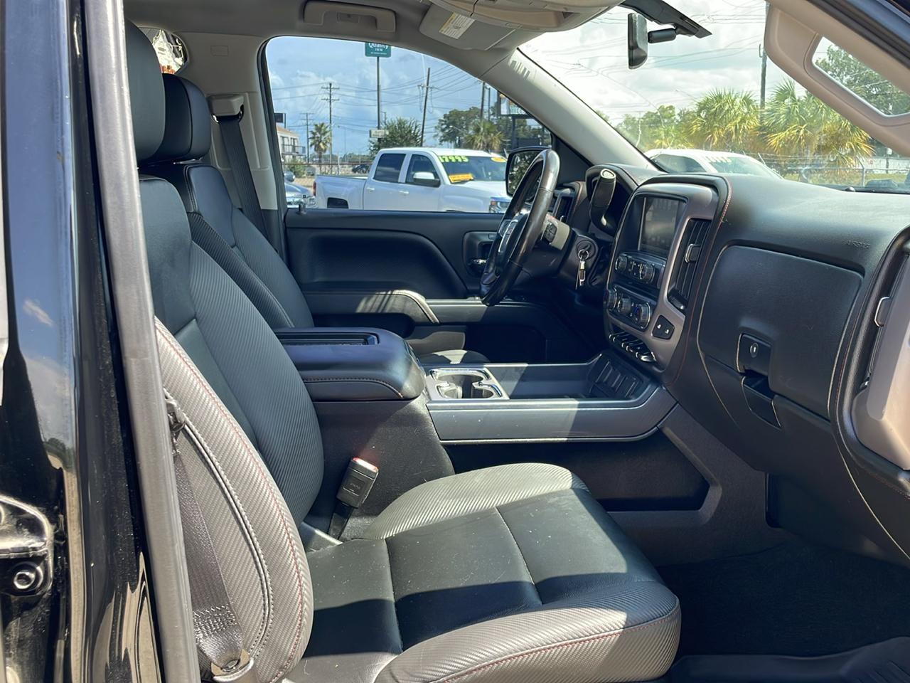 GMC Sierra 1500 4WD Crew Cab 143.5" SLT 2018