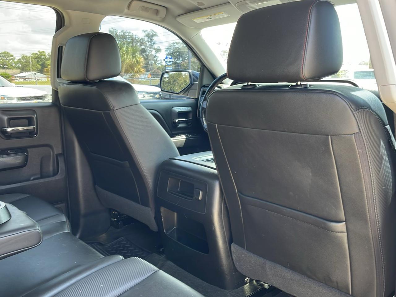GMC Sierra 1500 4WD Crew Cab 143.5" SLT 2018