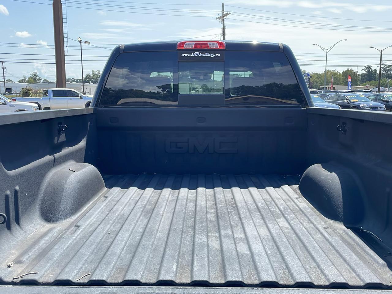 GMC Sierra 1500 4WD Crew Cab 143.5" SLT 2018