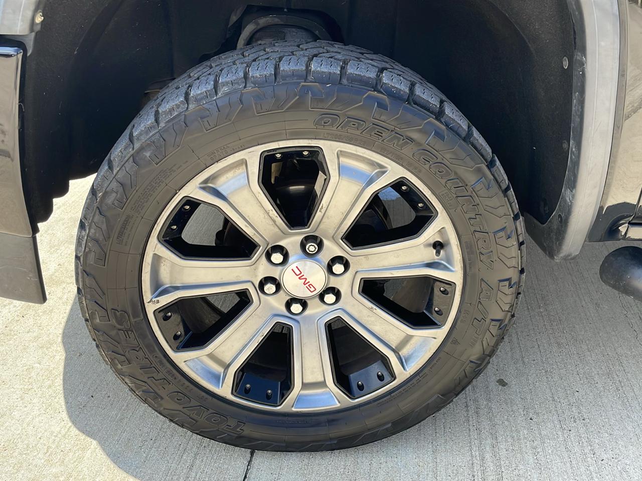 GMC Sierra 1500 4WD Crew Cab 143.5" SLT 2018