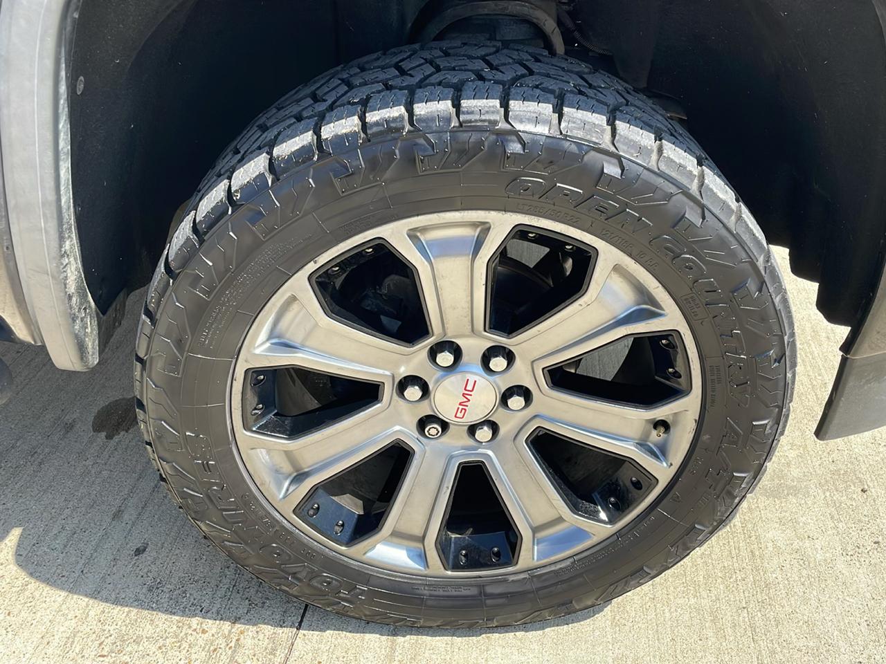 GMC Sierra 1500 4WD Crew Cab 143.5" SLT 2018