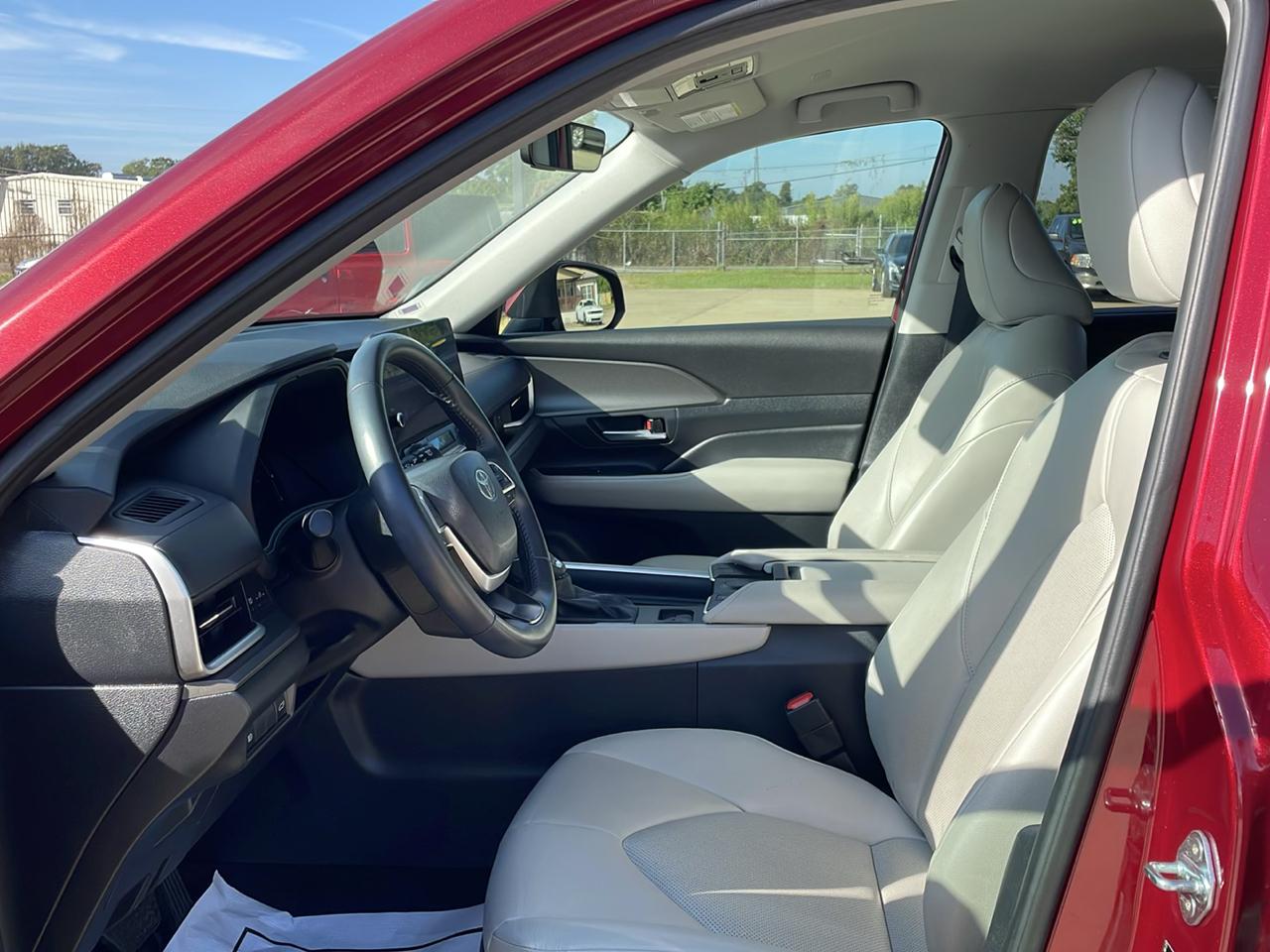 Toyota Grand Highlander XLE FWD (Natl) 2024