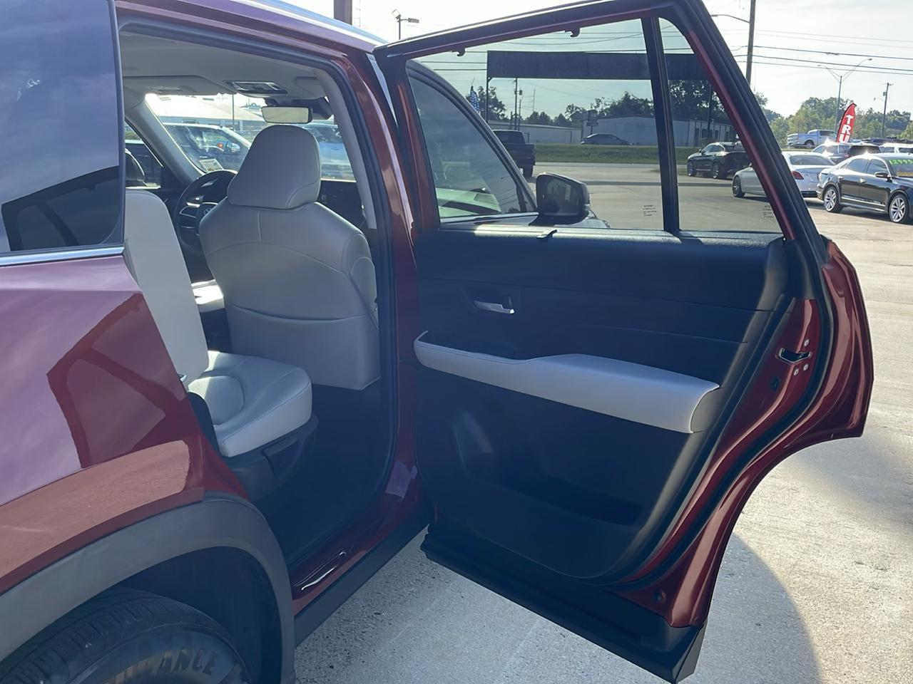 Toyota Grand Highlander XLE FWD (Natl) 2024