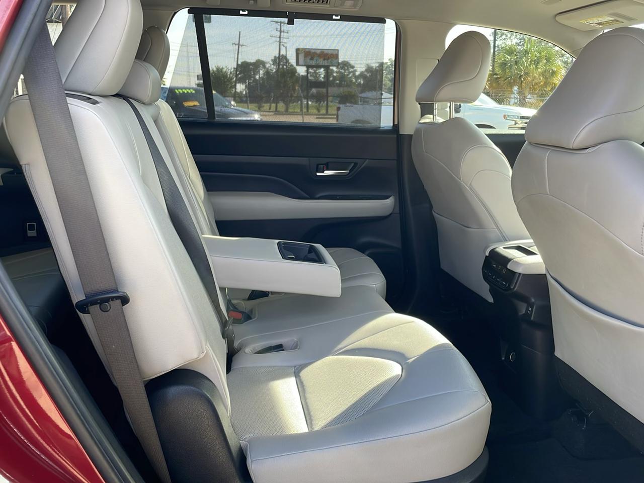 Toyota Grand Highlander XLE FWD (Natl) 2024
