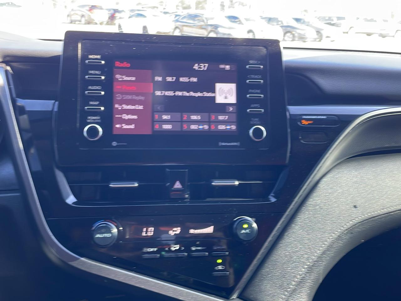 Toyota Camry SE Auto (Natl) 2021