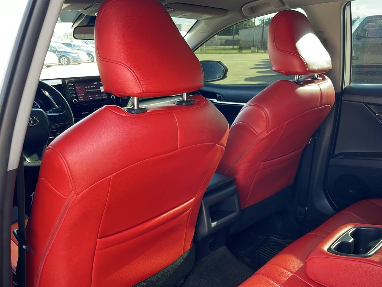 Toyota Camry SE Auto (Natl) 2021