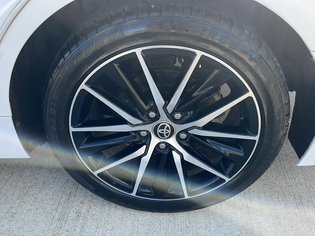 Toyota Camry SE Auto (Natl) 2021