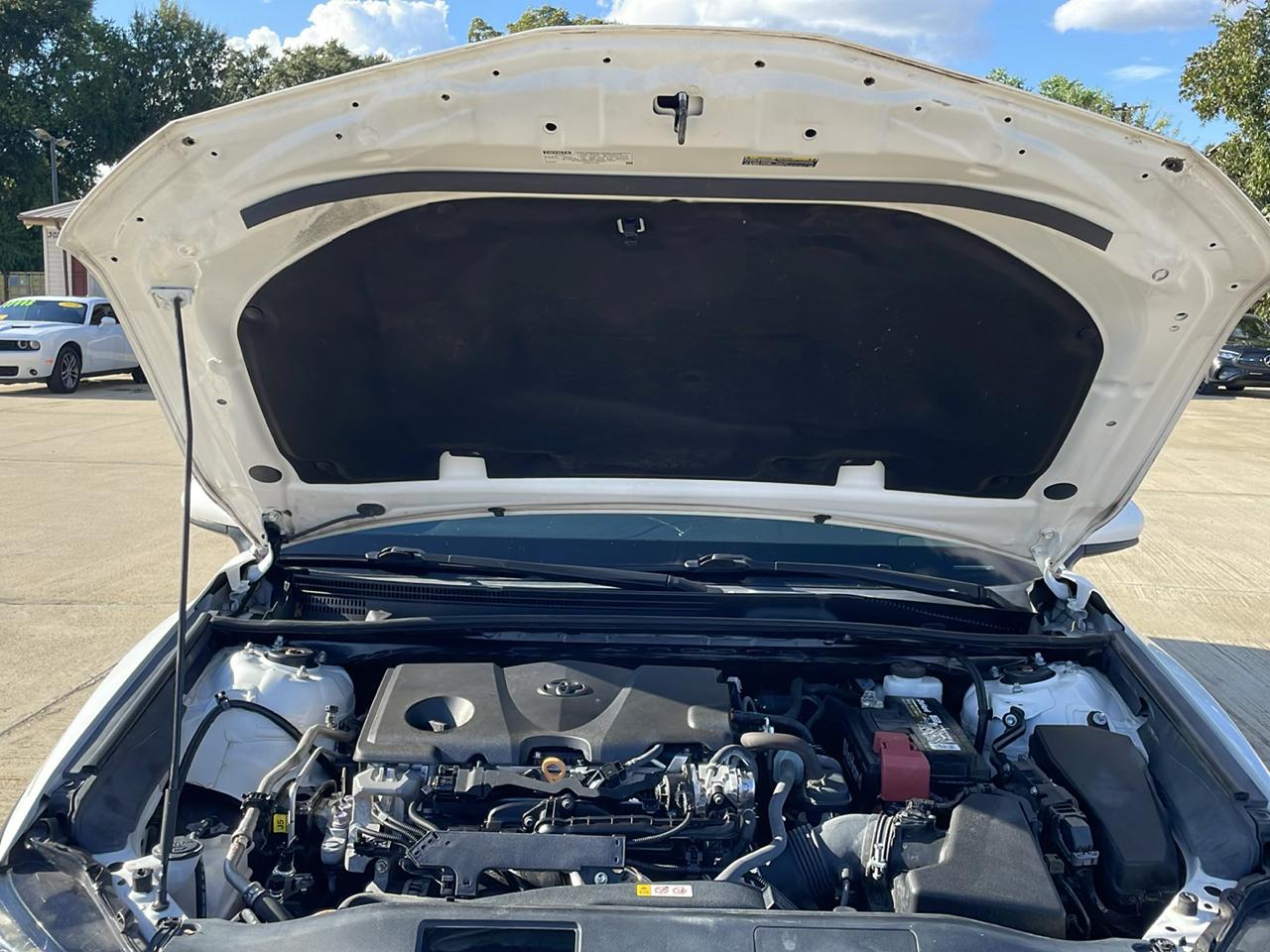 Toyota Camry SE Auto (Natl) 2021