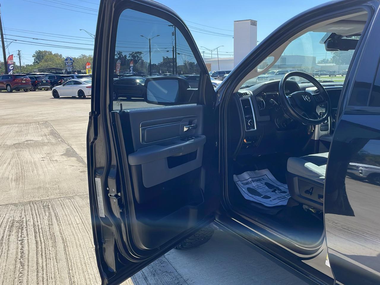 RAM 1500 Classic Lone Star 4x2 Crew Cab 5'7" Box 2019