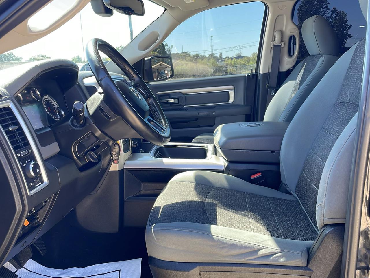 RAM 1500 Classic Lone Star 4x2 Crew Cab 5'7" Box 2019