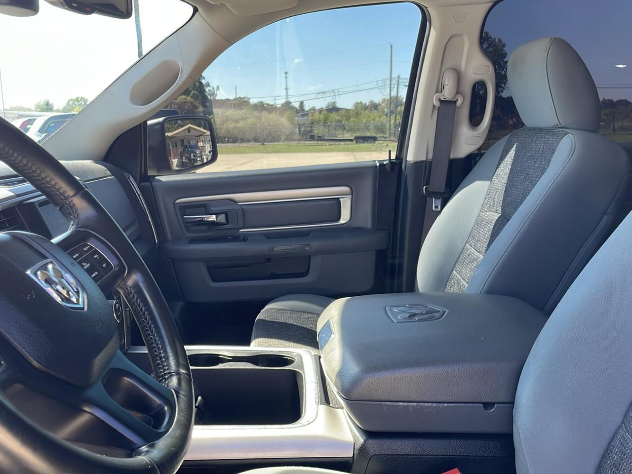 RAM 1500 Classic Lone Star 4x2 Crew Cab 5'7" Box 2019