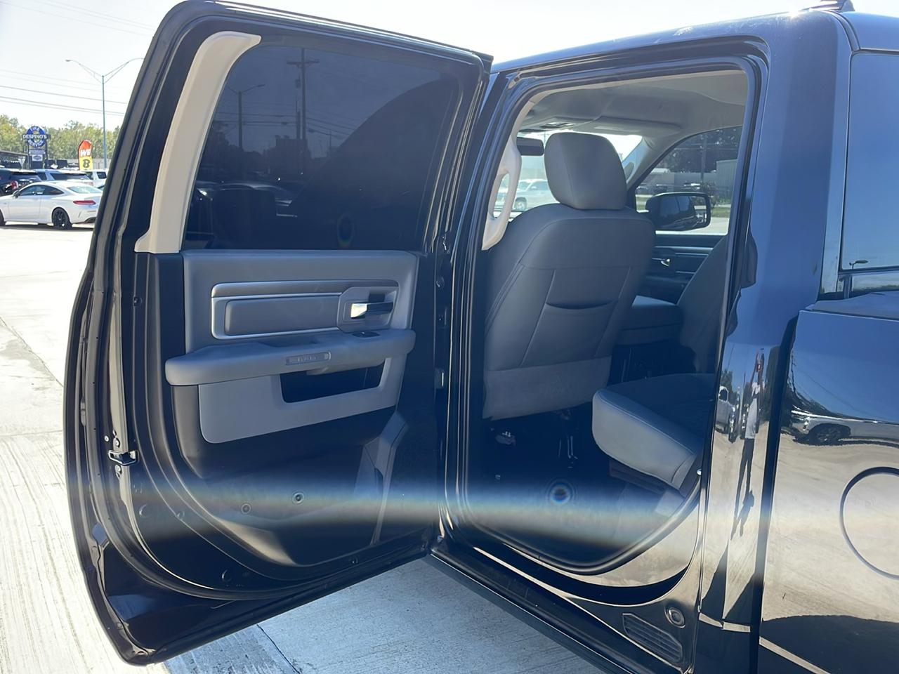 RAM 1500 Classic Lone Star 4x2 Crew Cab 5'7" Box 2019
