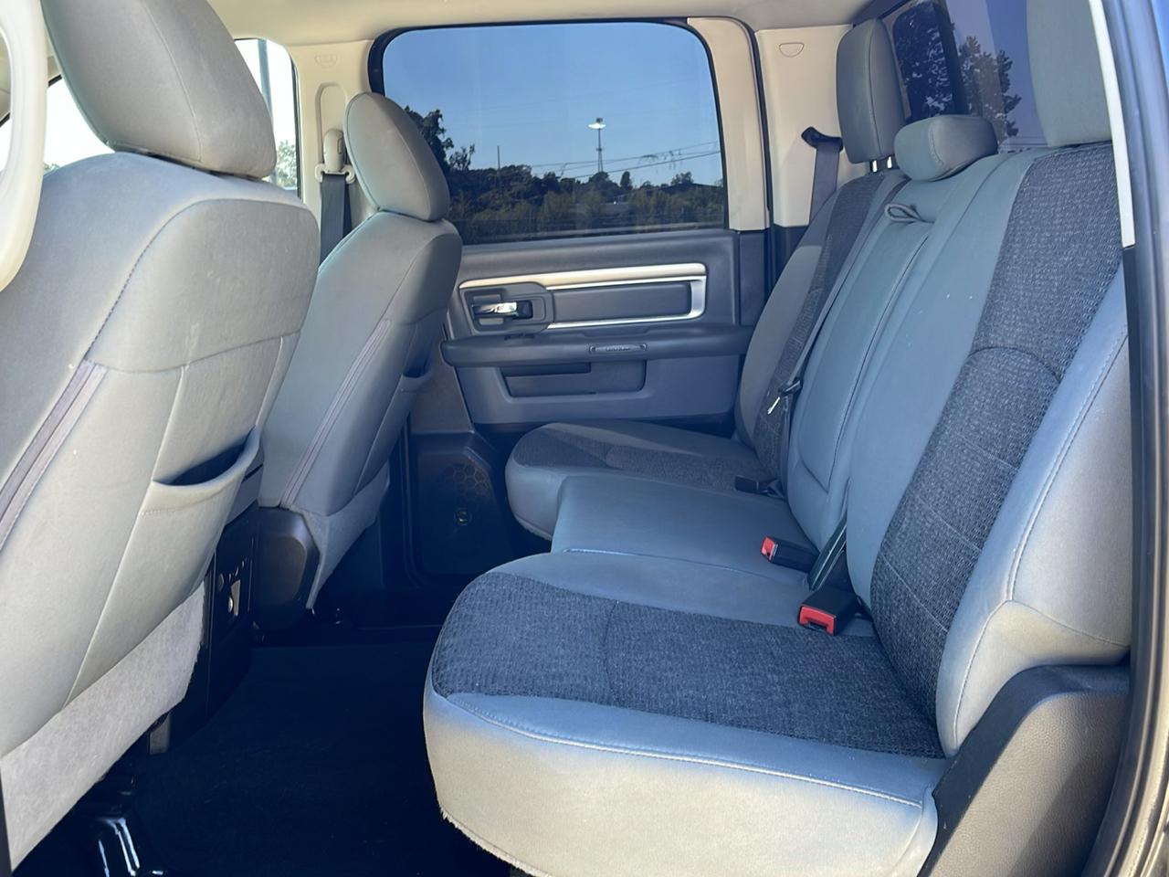 RAM 1500 Classic Lone Star 4x2 Crew Cab 5'7" Box 2019