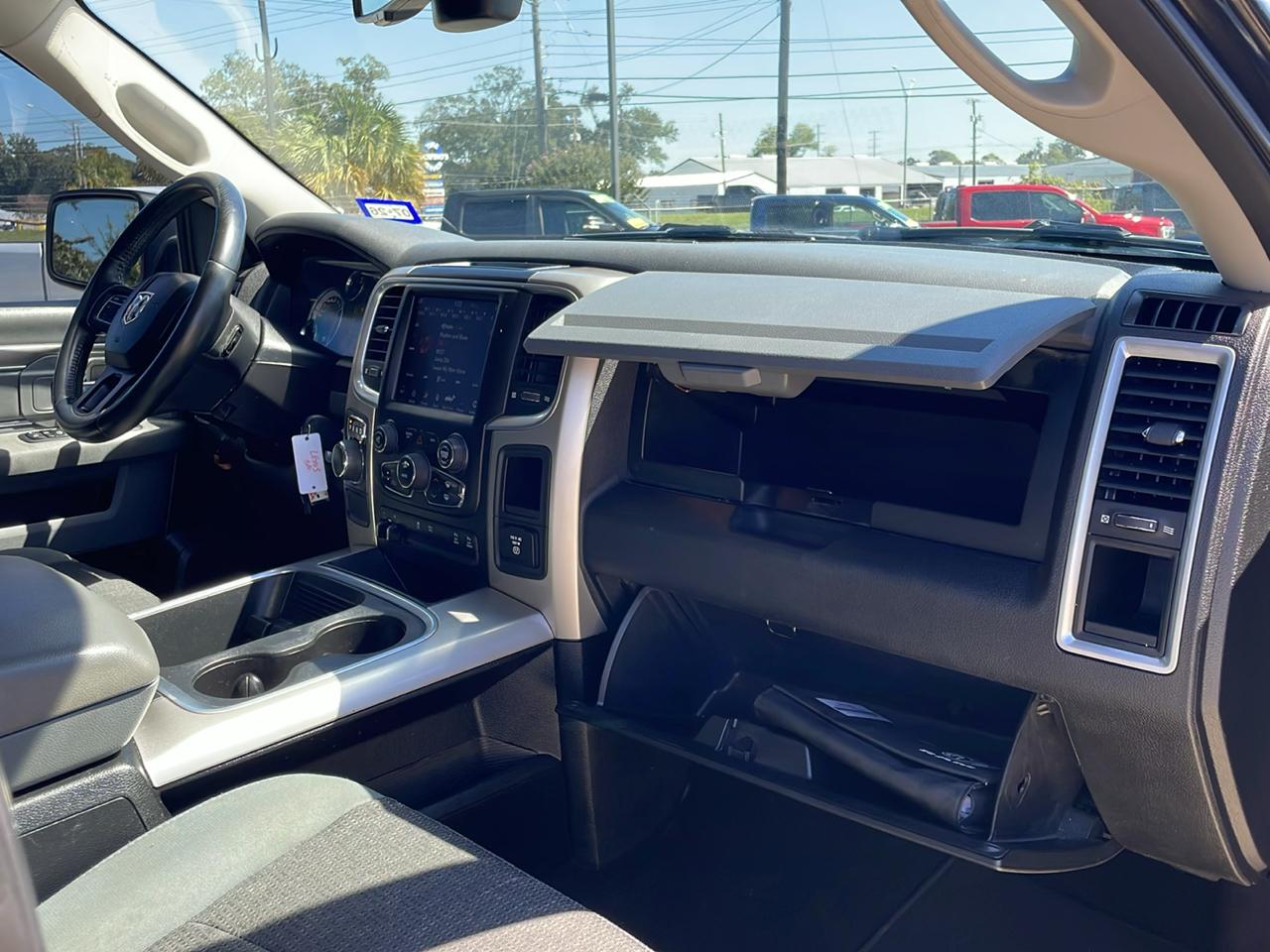 RAM 1500 Classic Lone Star 4x2 Crew Cab 5'7" Box 2019