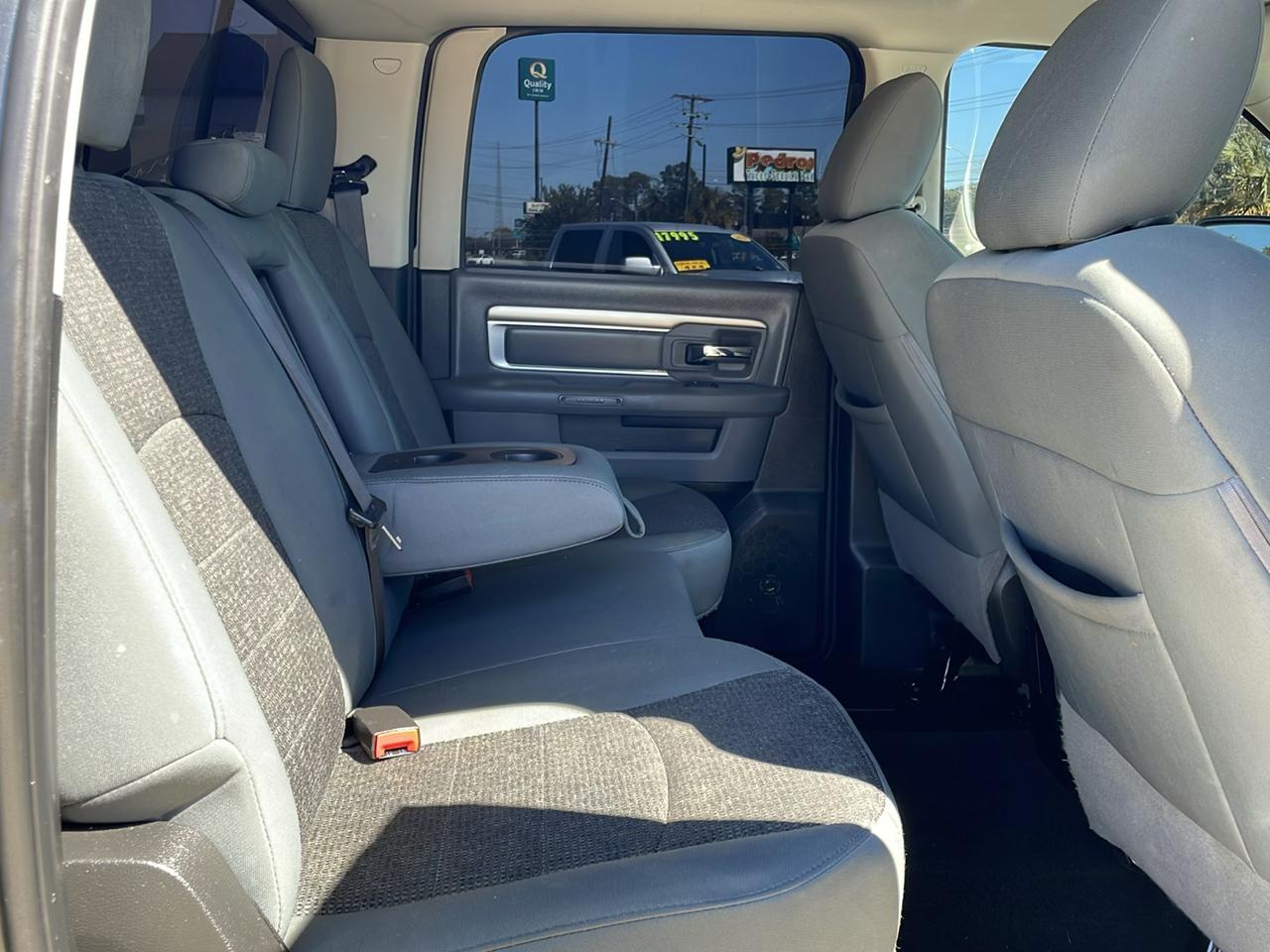 RAM 1500 Classic Lone Star 4x2 Crew Cab 5'7" Box 2019