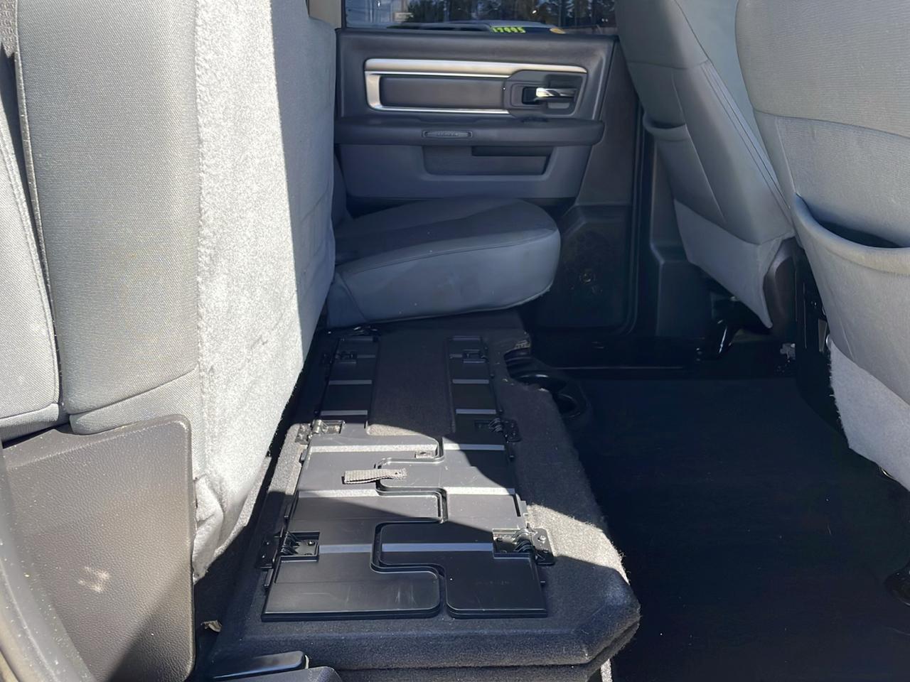 RAM 1500 Classic Lone Star 4x2 Crew Cab 5'7" Box 2019