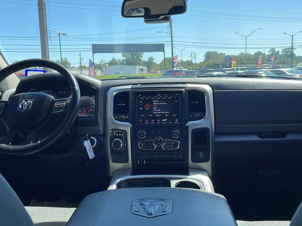 RAM 1500 Classic Lone Star 4x2 Crew Cab 5'7" Box 2019