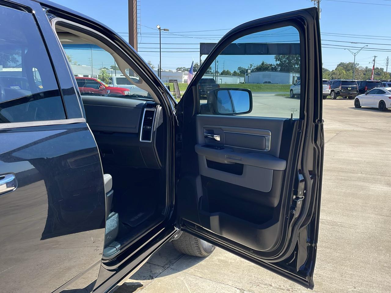 RAM 1500 2WD Quad Cab 140.5" Outdoorsman 2014