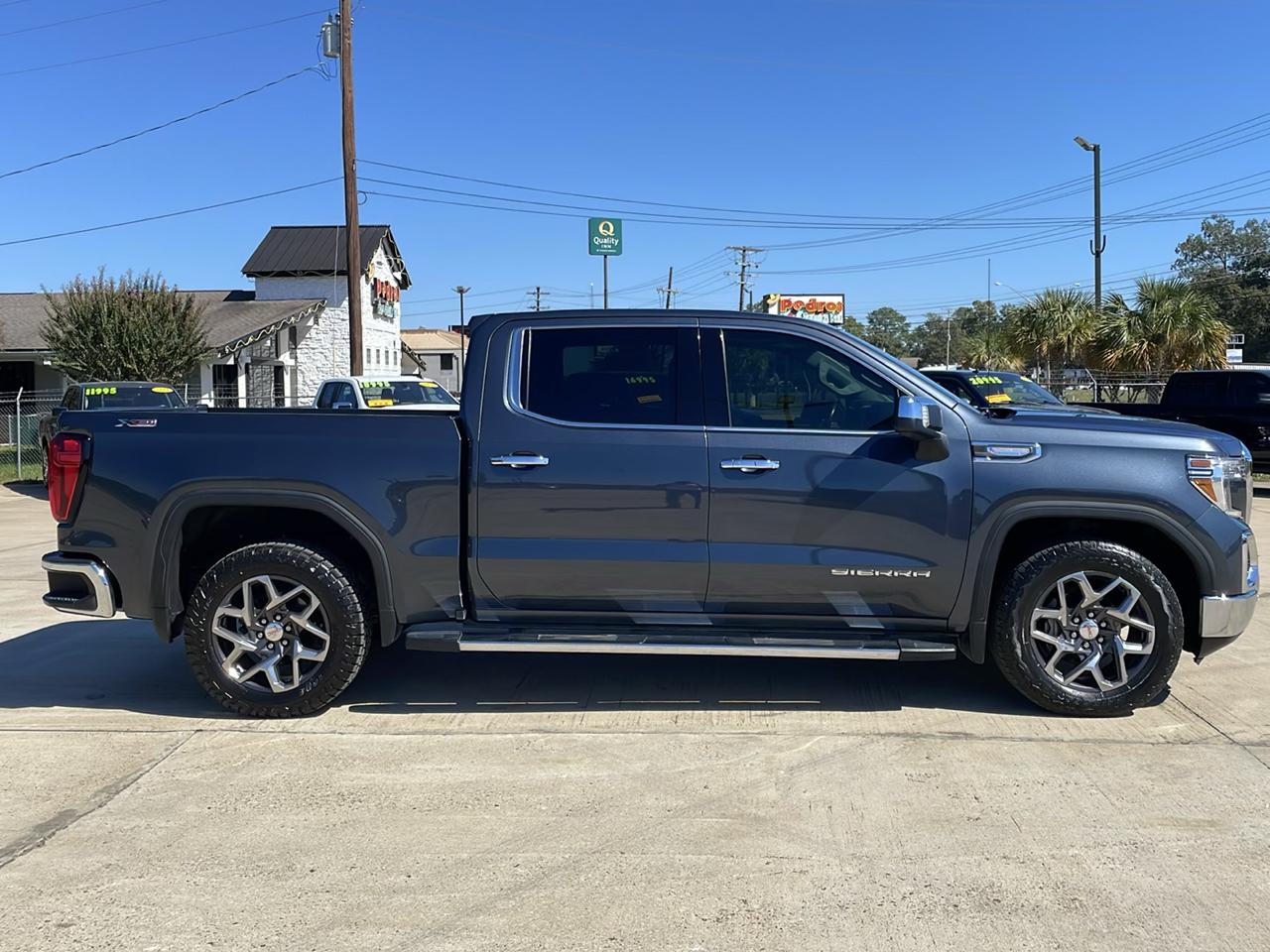 GMC Sierra 1500 4WD Crew Cab 147" SLT 2021