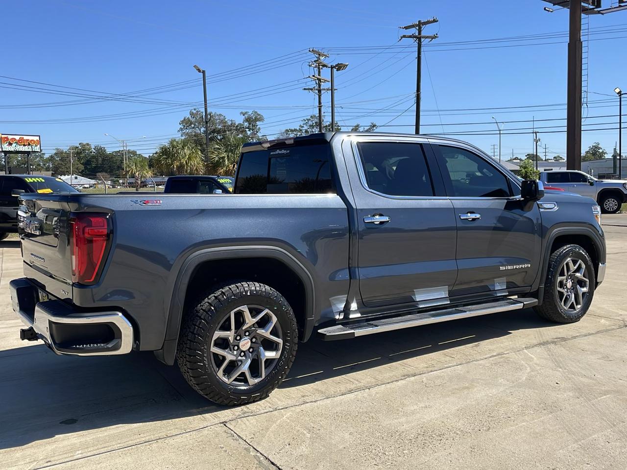 GMC Sierra 1500 4WD Crew Cab 147" SLT 2021