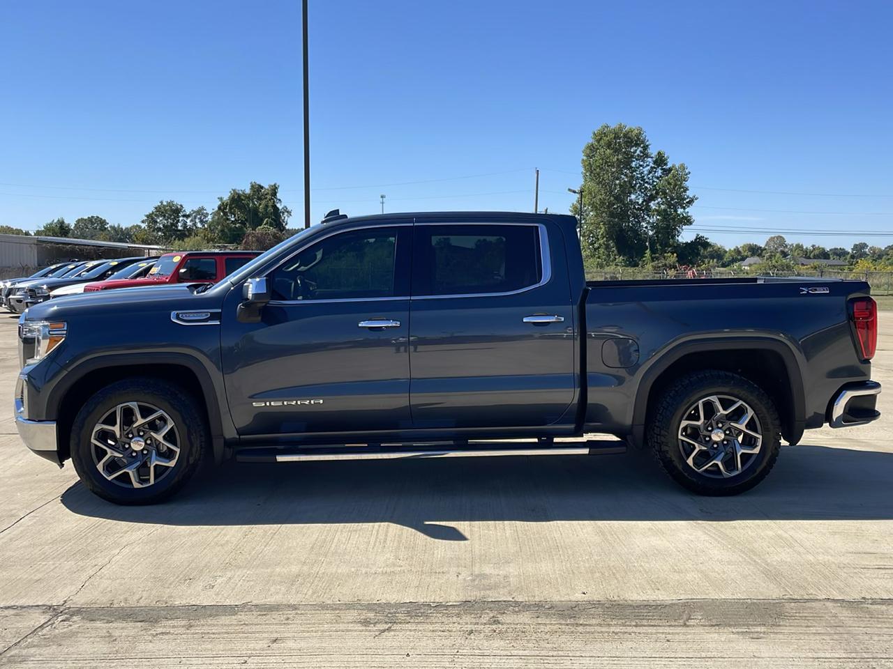 GMC Sierra 1500 4WD Crew Cab 147" SLT 2021
