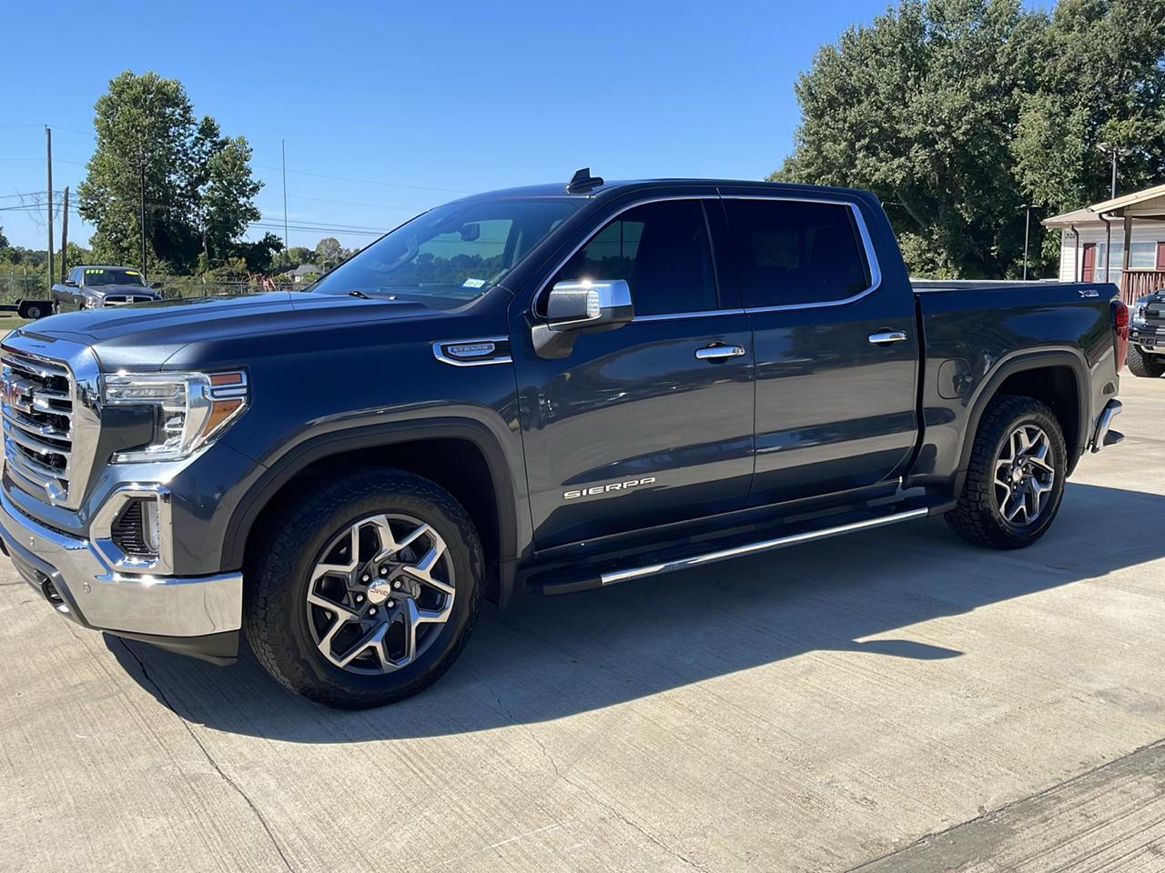 GMC Sierra 1500 4WD Crew Cab 147" SLT 2021