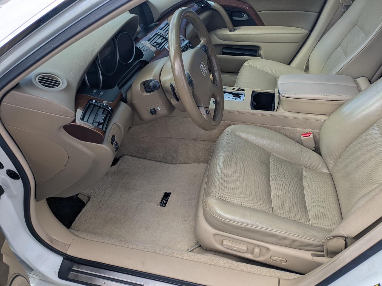 Acura RL 3.5RL with Navigation System 2005
