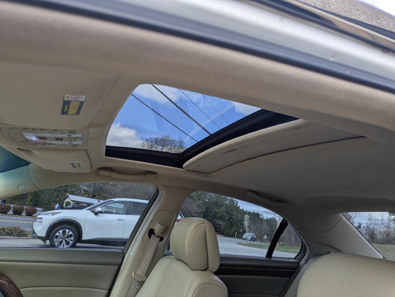 Acura RL 3.5RL with Navigation System 2005