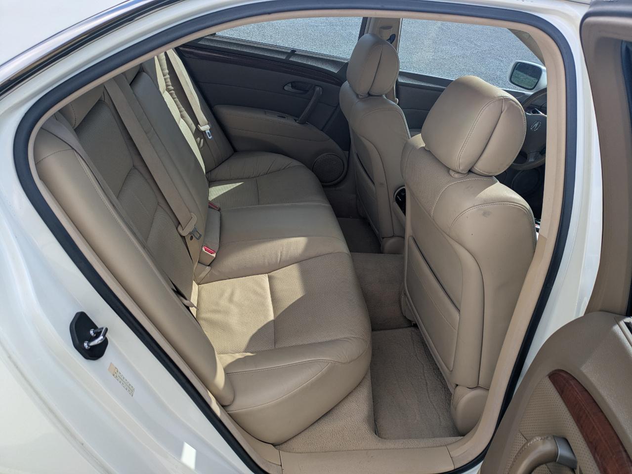 Acura RL 3.5RL with Navigation System 2005