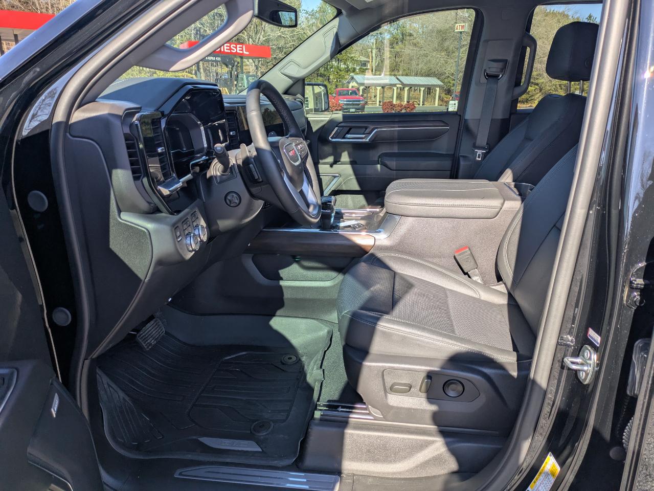 GMC Sierra 1500 SLT Crew Cab 4WD 2024