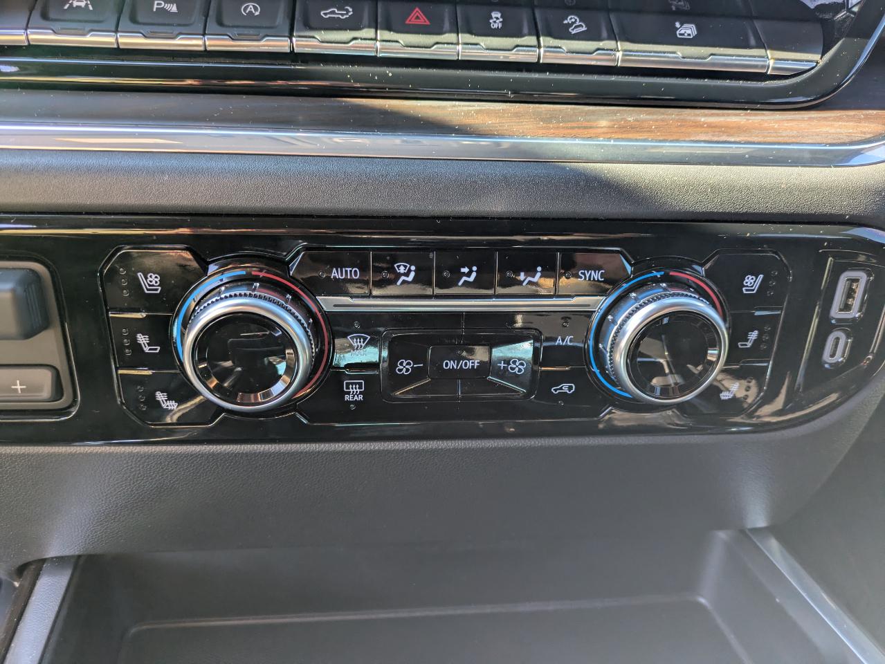 GMC Sierra 1500 SLT Crew Cab 4WD 2024