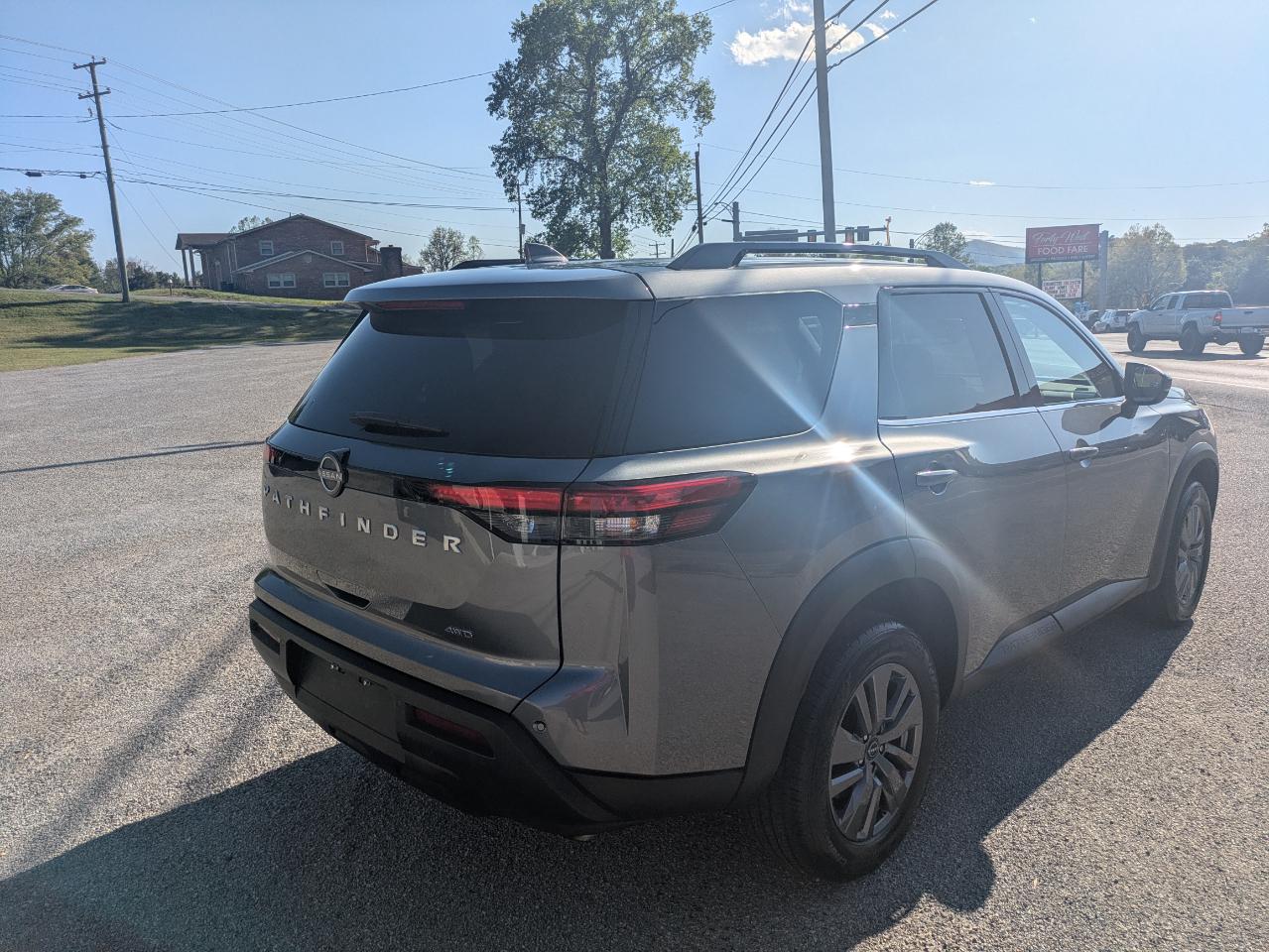 Nissan Pathfinder SV 4WD 2025